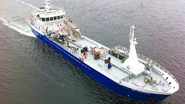 MV Grip Arctic på sjøen sett fra luften